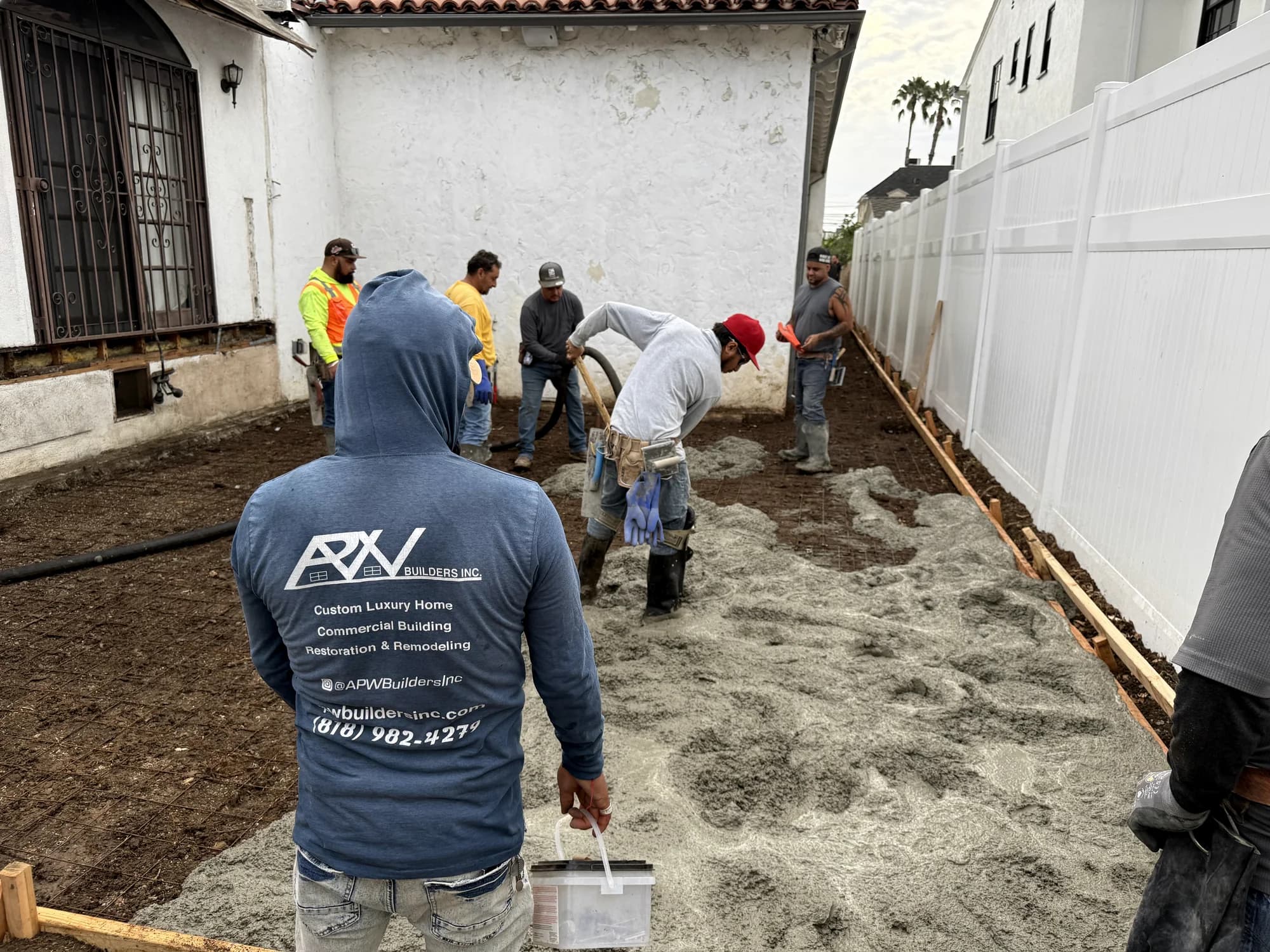 APW crew preparing a slab